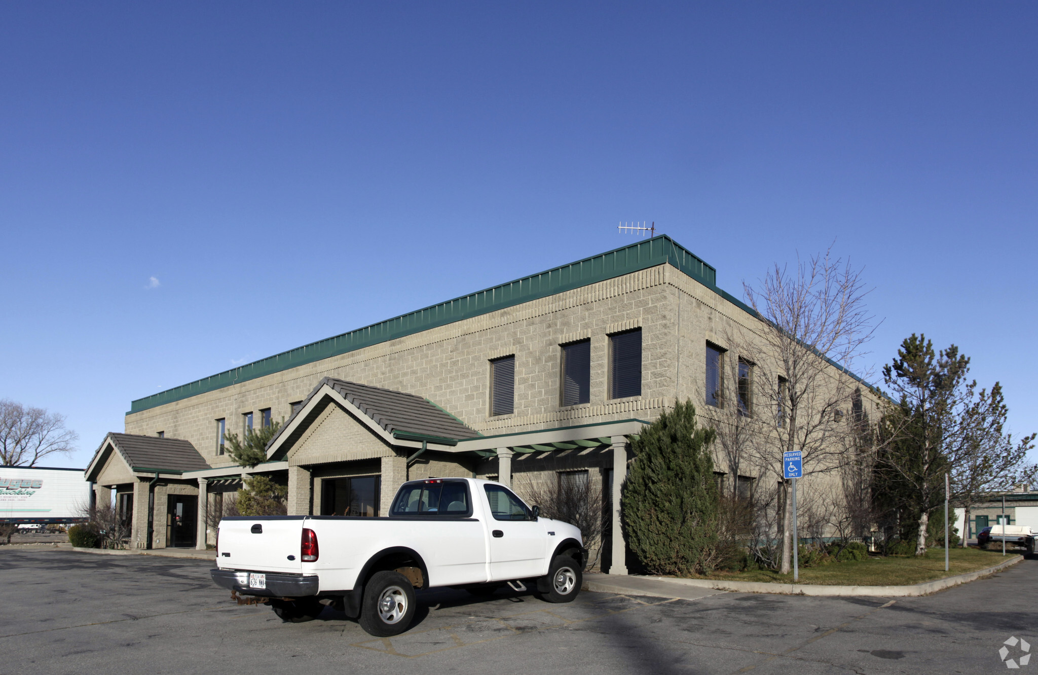 1116 W 500 S, West Bountiful, UT for lease Primary Photo- Image 1 of 14