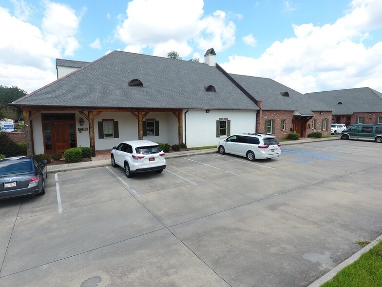 17534 Old Jefferson Hwy, Prairieville, LA 70769