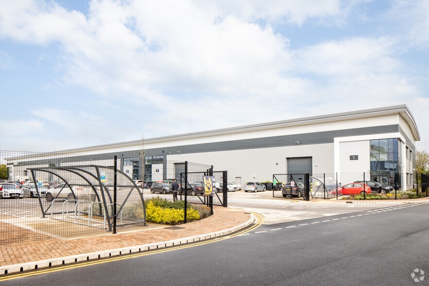 5 Hithercroft Rd, Wallingford for sale - Primary Photo - Image 1 of 1