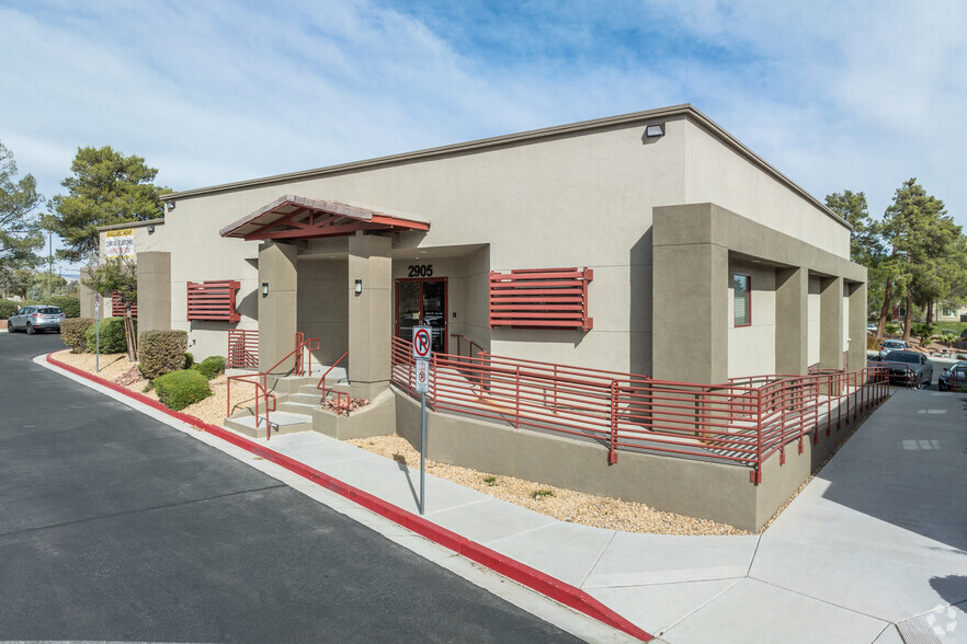 2905 Lake East Dr, Las Vegas, NV for lease - Building Photo - Image 1 of 21