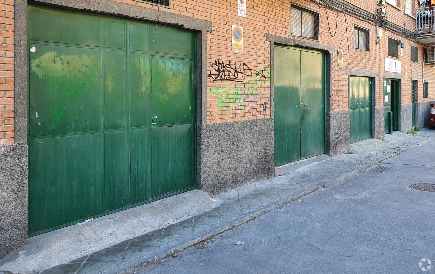 Calle de Algaba, 5, Madrid, MAD 28019 - Unit Puerta 5, Esc. 1 -  - Interior Photo - Image 1 of 3