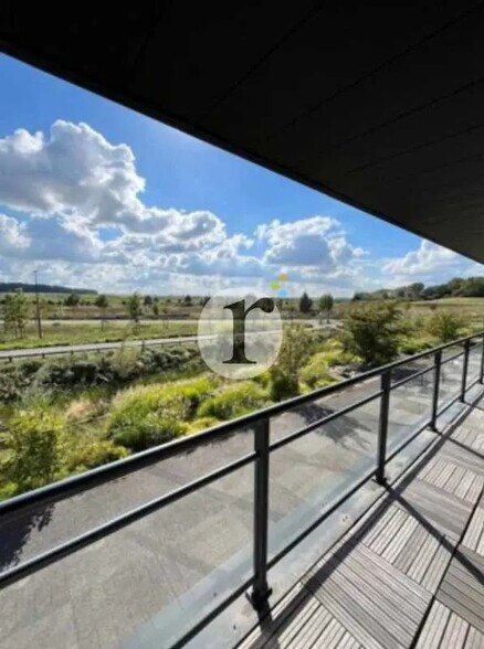 Office in Famars for lease - Building Photo - Image 3 of 4