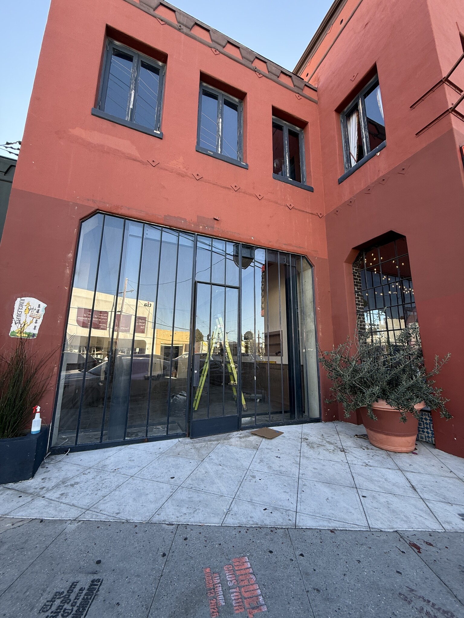 3920-3930 W Sunset Blvd, Los Angeles, CA for sale Interior Photo- Image 1 of 8