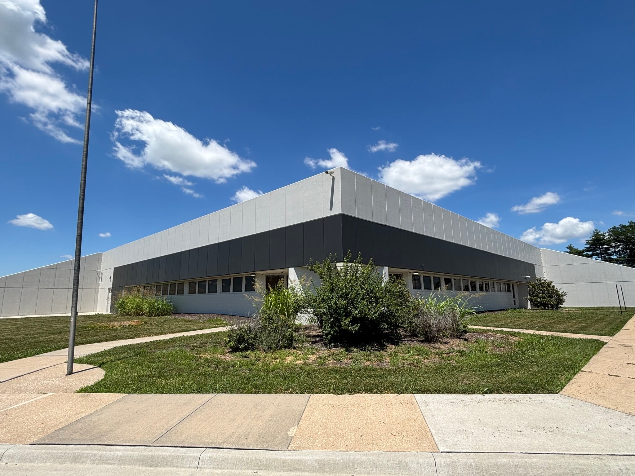 9000 Old Santa Fe Rd, Kansas City, MO for sale Building Photo- Image 1 of 18