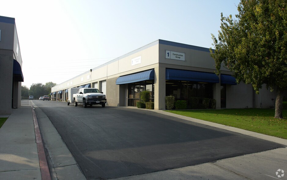 2001 Westwind Dr, Bakersfield, CA for lease - Building Photo - Image 2 of 14