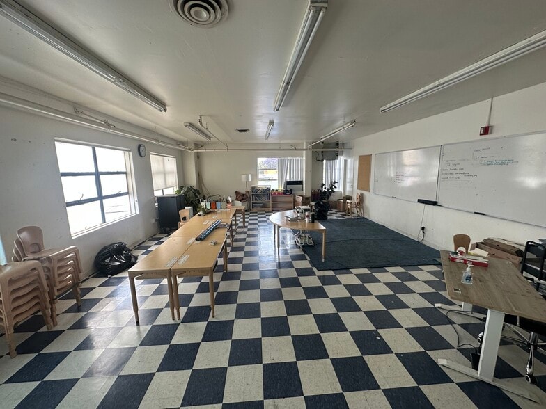 1731 W Martin Luther King Jr Blvd, Los Angeles, CA for lease - Interior Photo - Image 3 of 10