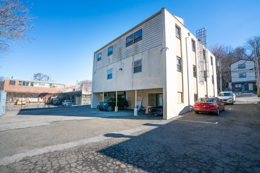 99 Lafayette Ave, White Plains, NY for lease - Building Photo - Image 2 of 62