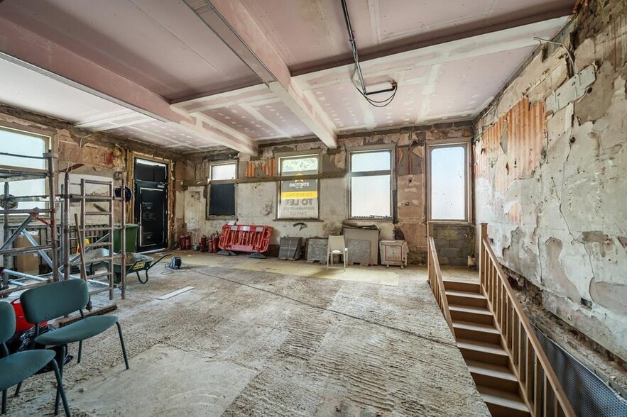 299 Manchester Rd, London for lease - Building Photo - Image 2 of 17