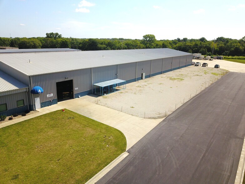 13601 Arrington Rd, Grandview, MO for sale - Building Photo - Image 2 of 18