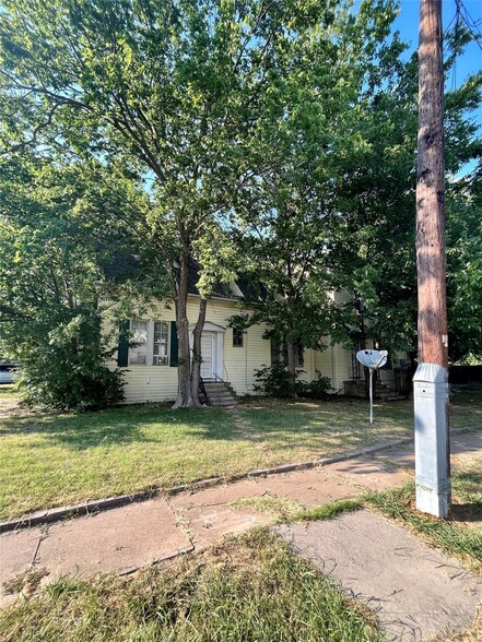 827 S Crockett St, Sherman, TX for sale - Primary Photo - Image 1 of 1