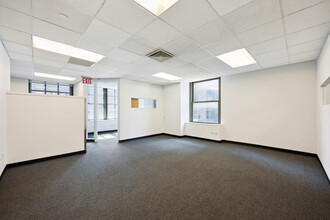 16 E 52nd St, New York, NY for lease Building Photo- Image 2 of 6