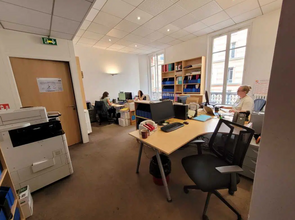Office in Paris for lease Interior Photo- Image 2 of 13