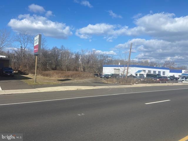 226 Bristol Pike, Levittown, PA for sale Primary Photo- Image 1 of 2