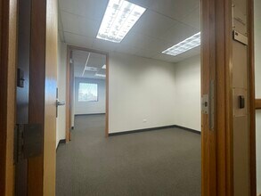 1805 S Bellaire St, Denver, CO for lease Interior Photo- Image 2 of 5