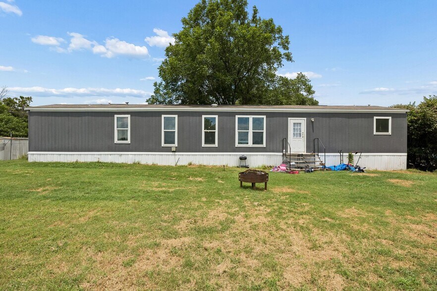 7971 Peden Rd, Azle, TX for sale - Primary Photo - Image 1 of 13