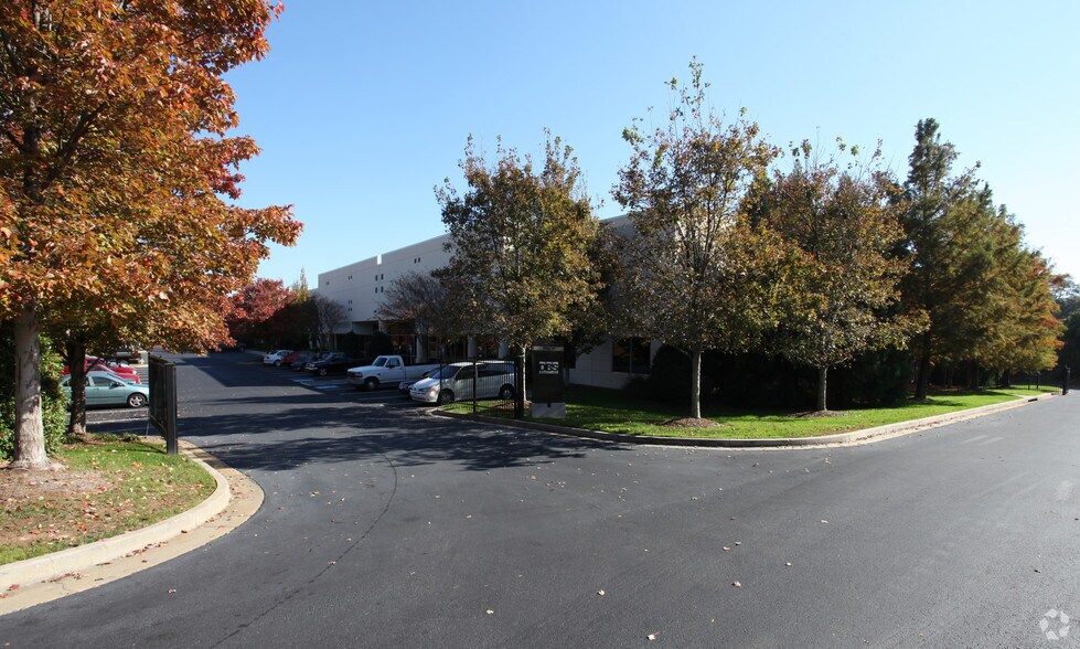 45 Southwoods Pky, Hapeville, GA 30354