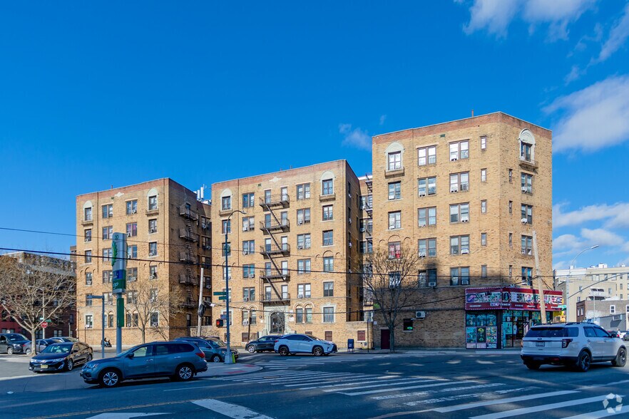 735 Mace, Bronx, NY for sale - Primary Photo - Image 1 of 1