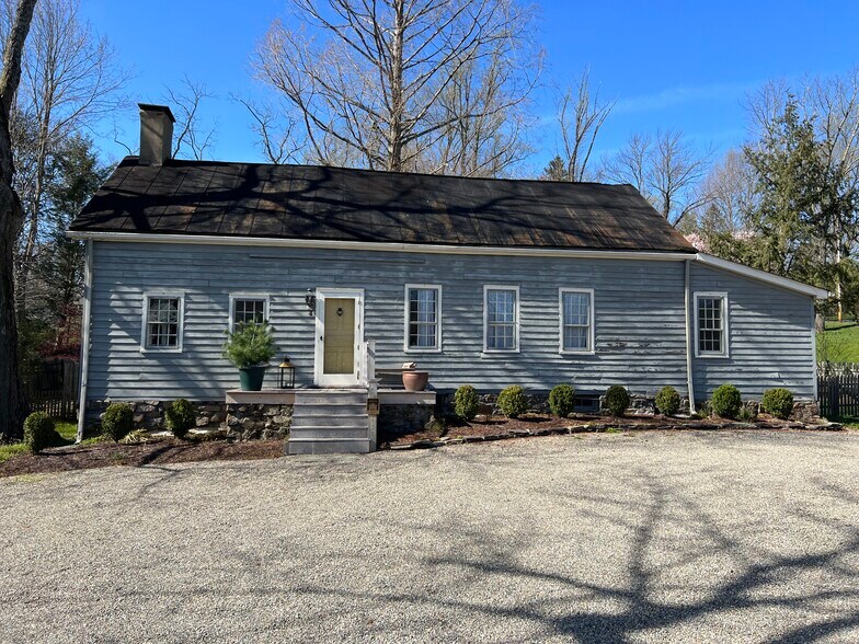 4 E Main St, Brookside, NJ 07926