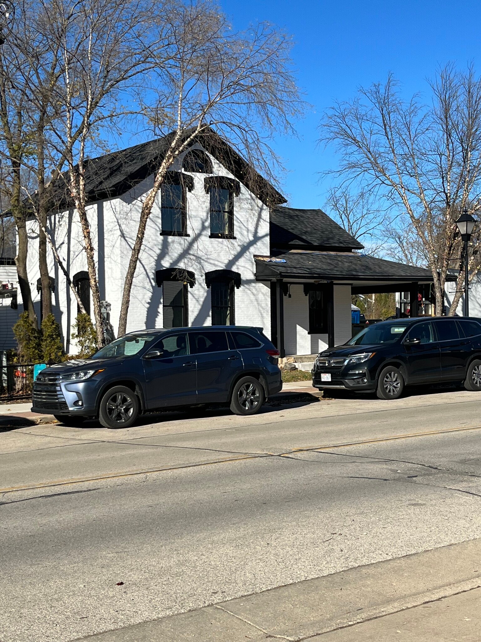 13300 Watertown Plank Rd, Elm Grove, WI for sale Building Photo- Image 1 of 1