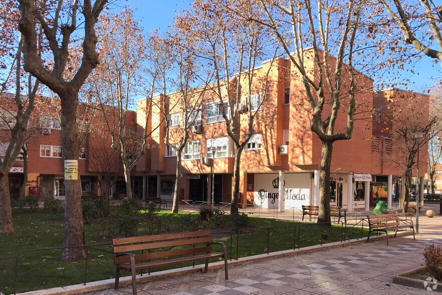 Plaza Blas de Otero, 6, Rivas-Vaciamadrid, Madrid for lease - Primary Photo - Image 1 of 2