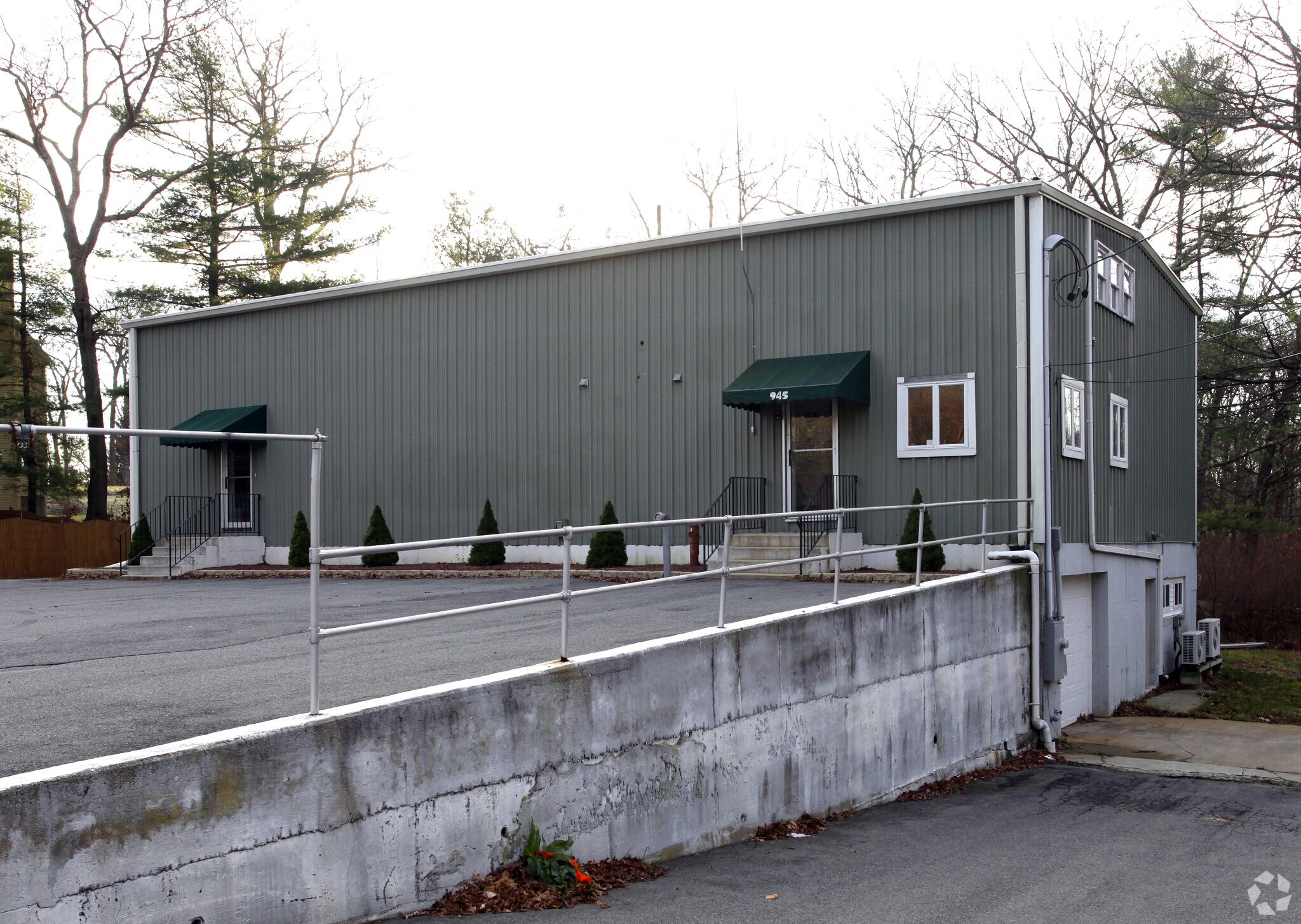 945 Taunton Ave, Seekonk, MA for sale Primary Photo- Image 1 of 1