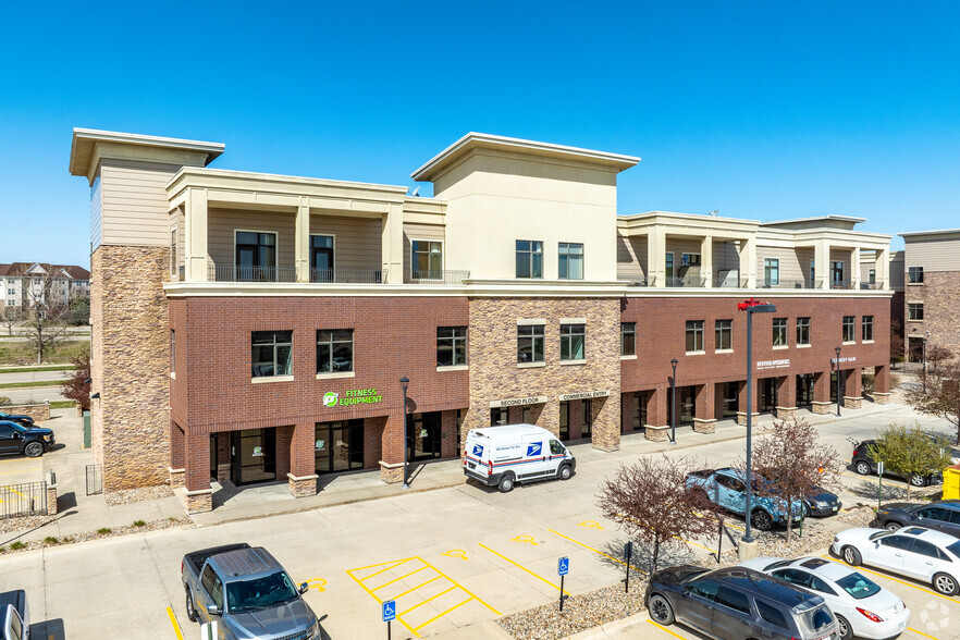 230 S 68th St, West Des Moines, IA for lease - Building Photo - Image 1 of 6