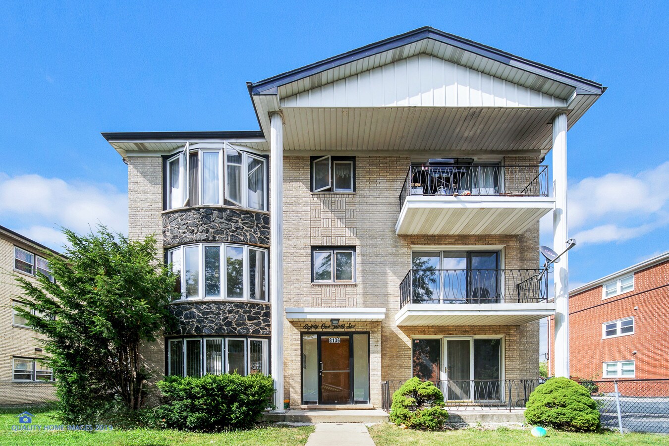 8136 Marion Dr, Justice, IL 60458