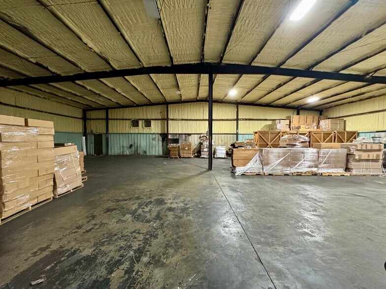 117B Liberty Dr, Thomasville, NC for lease - Building Photo - Image 3 of 7