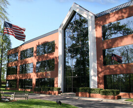 111 Cybernetics Way, Yorktown, VA for lease Building Photo- Image 2 of 5