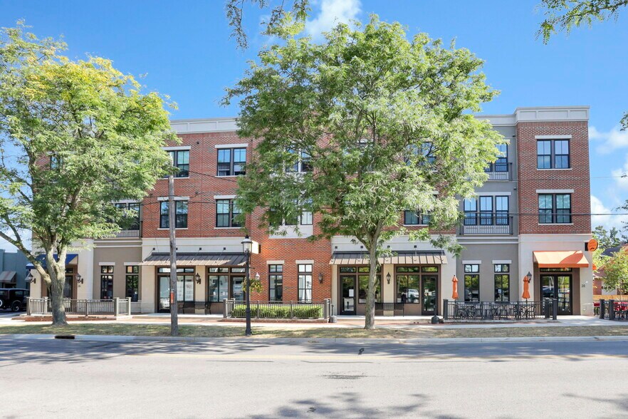 18-26 & 29-33 W Waterloo St portfolio of 2 properties for sale on LoopNet.com - Building Photo - Image 1 of 40