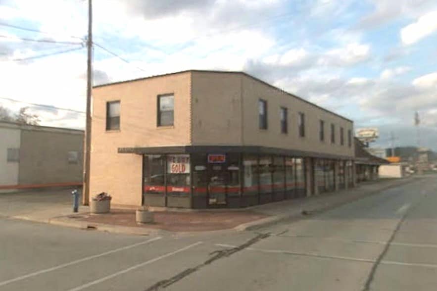 332 S Stephenson Ave, Iron Mountain, MI for sale - Primary Photo - Image 1 of 1