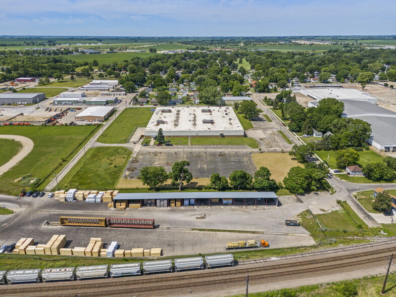 200 E Avenue G, Rochelle, IL for sale - Building Photo - Image 1 of 32