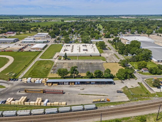 More details for 200 E Avenue G, Rochelle, IL - Industrial for Sale