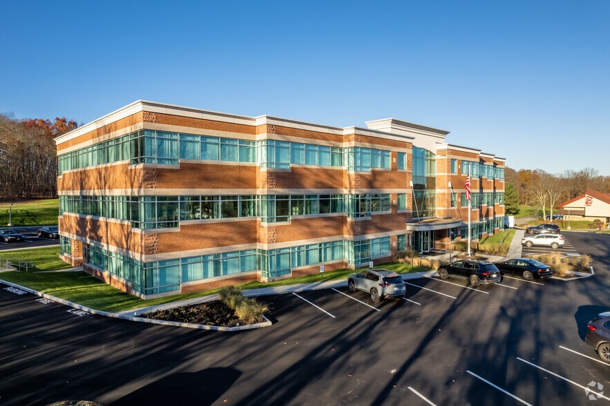 2 Park Central Dr, Southborough, MA for lease - Building Photo - Image 3 of 10