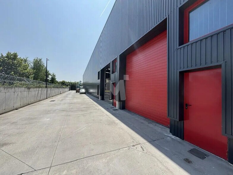 Flex in Saint-Germain-lès-Arpajon for lease - Building Photo - Image 2 of 6