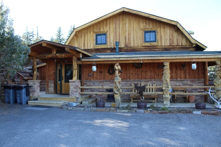 65 Bald Mountain Rd, Dubois, WY for sale - Building Photo - Image 2 of 23