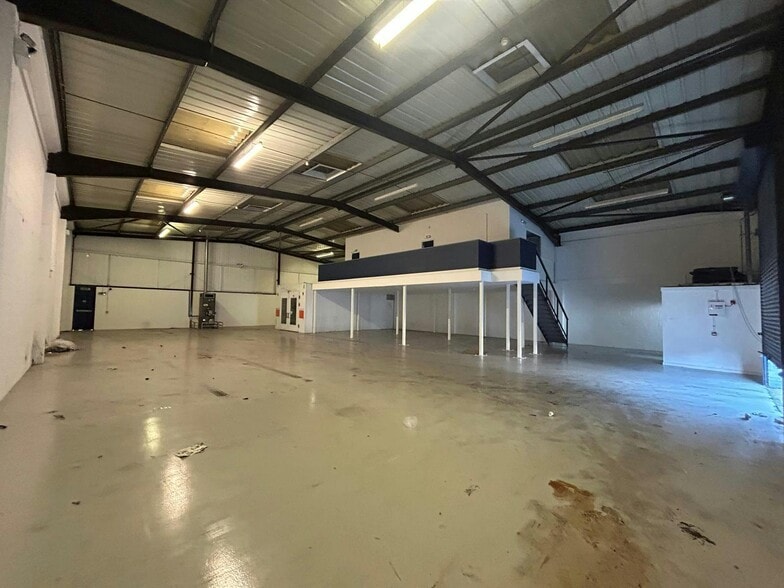 Henley Rd, London for lease - Building Photo - Image 3 of 4