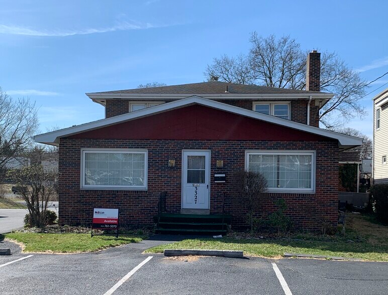 3327 Derry St, Harrisburg, PA 17111