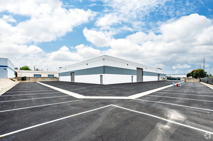 5236 Faraday Ct, Chino, CA for lease - Building Photo - Image 3 of 16