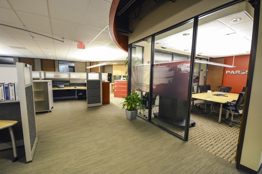 8000 Centre Park Dr, Austin, TX for lease - Interior Photo - Image 3 of 11