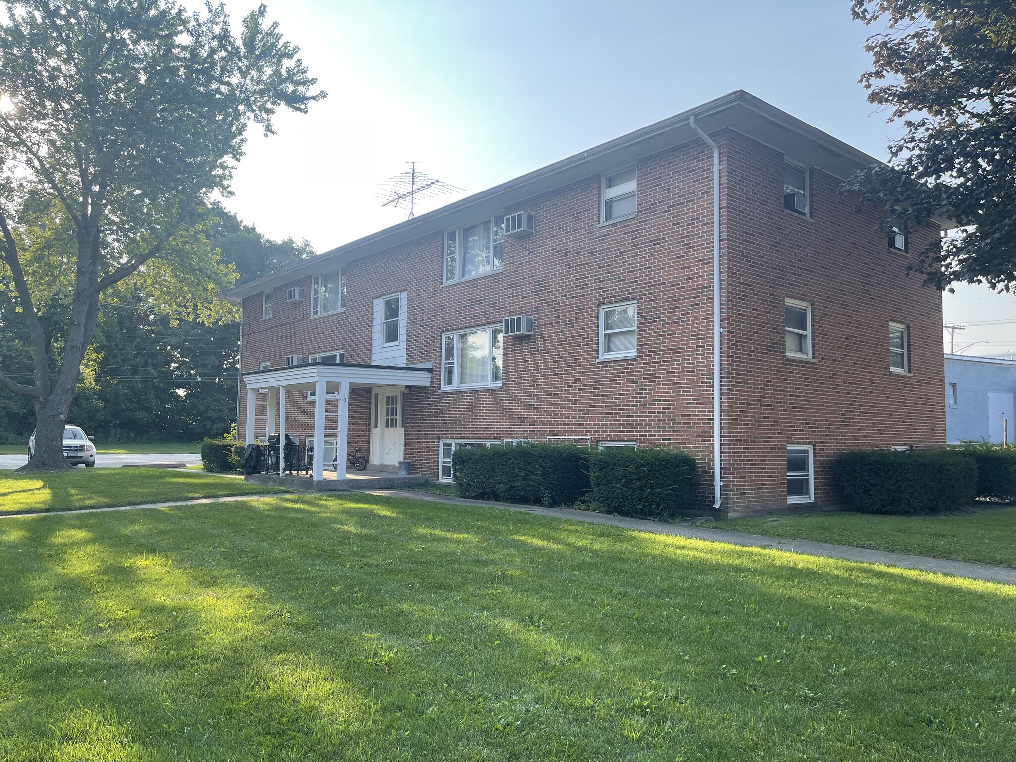 110 Prairie Street, Genoa, IL for sale Primary Photo- Image 1 of 1