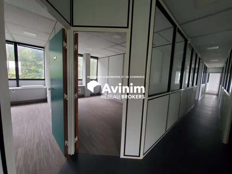 Office in Annecy for lease - Interior Photo - Image 1 of 6