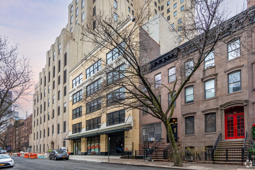 438 W 51st St, New York, NY for lease - Building Photo - Image 2 of 9