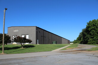 320 S Industrial Blvd, Calhoun, GA for lease Building Photo- Image 2 of 10