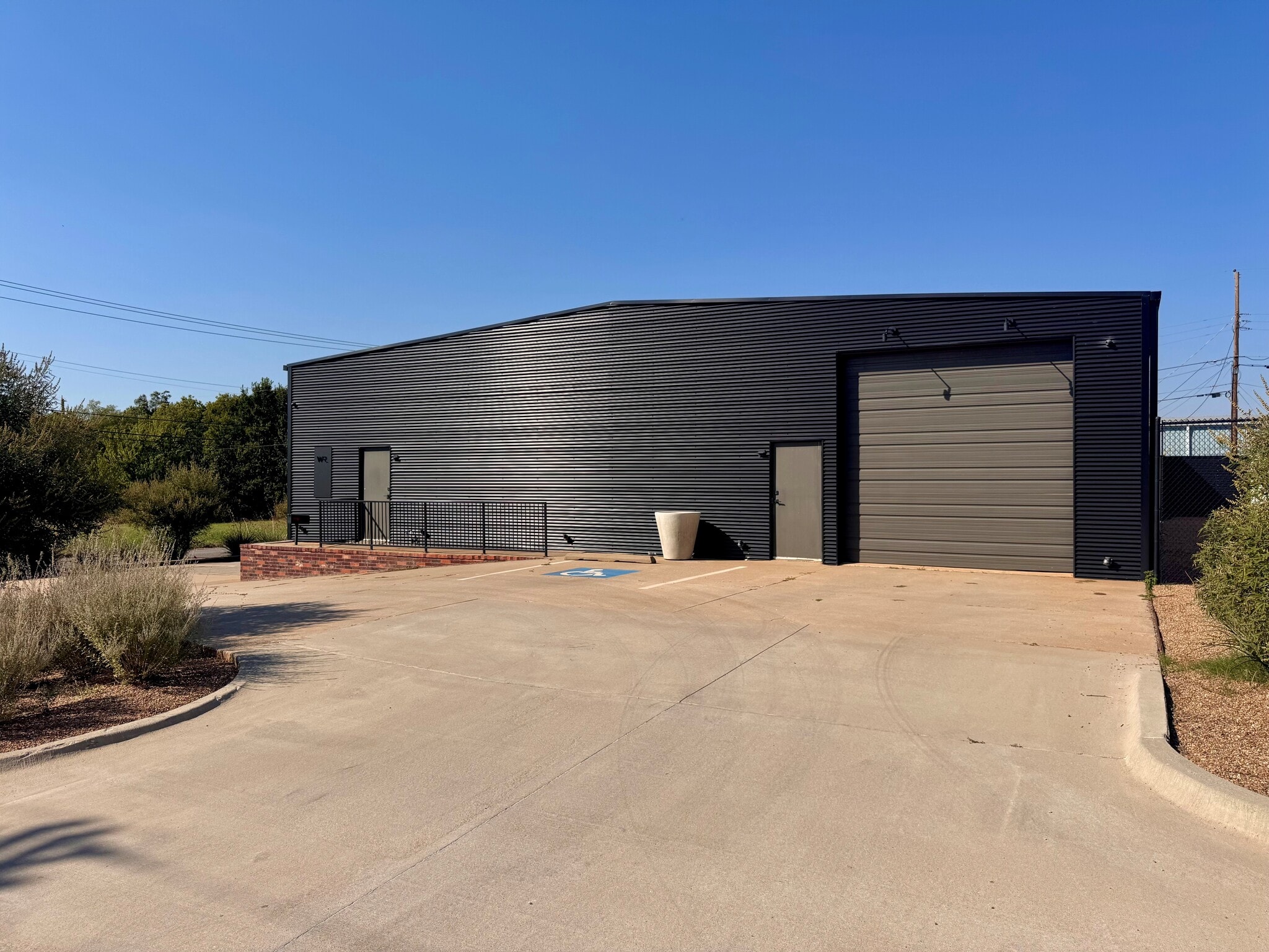 6500 N Shartel Ave, Oklahoma City, OK for lease Primary Photo- Image 1 of 3