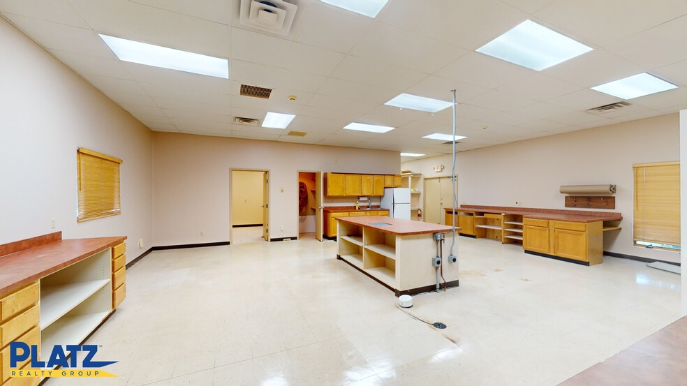 480 S Canfield Niles Rd, Youngstown, OH for lease - Interior Photo - Image 3 of 13