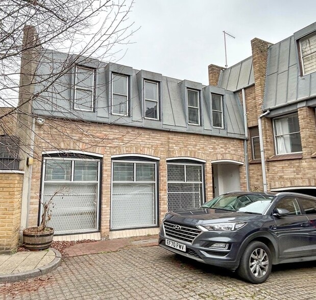 7 Rosehart Mews, London for lease - Building Photo - Image 1 of 3