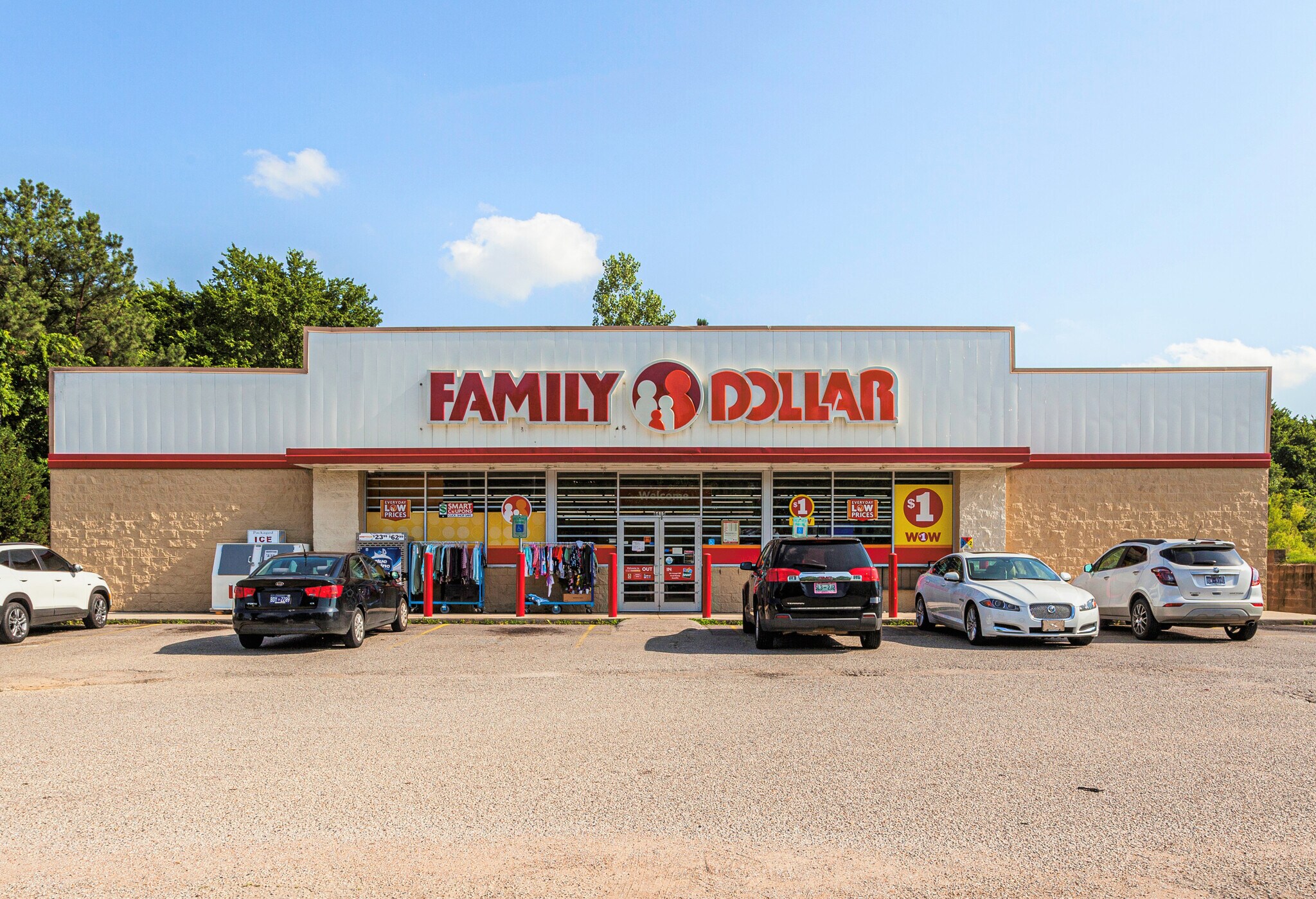 6415 E Raines Rd, Memphis, TN 38115 Family Dollar