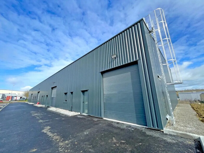 1 Avenue Roland Garros, Sainte-Foy-d'Aigrefeuille for lease - Building Photo - Image 1 of 8