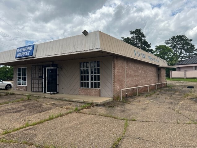 1507 Raymond Rd, Jackson, MS for sale - Primary Photo - Image 1 of 1